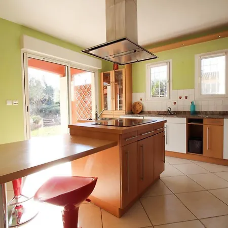 Villa Spacious With Swimming Pool - Chemin De La Souque Aix-en-Provence