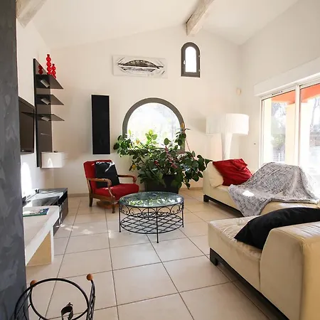 Spacious With Swimming Pool - Chemin De La Souque Villa *