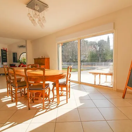 Spacious With Swimming Pool - Chemin De La Souque Villa