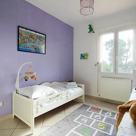 Spacious With Swimming Pool - Chemin De La Souque Villa *